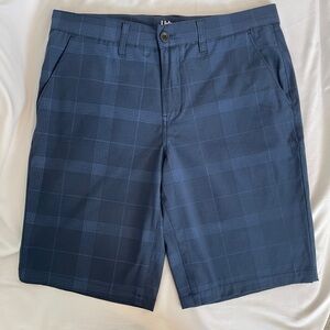 Urban Pipeline Super Flex Flat Front Lightweight Men's Navy Plaid Shorts